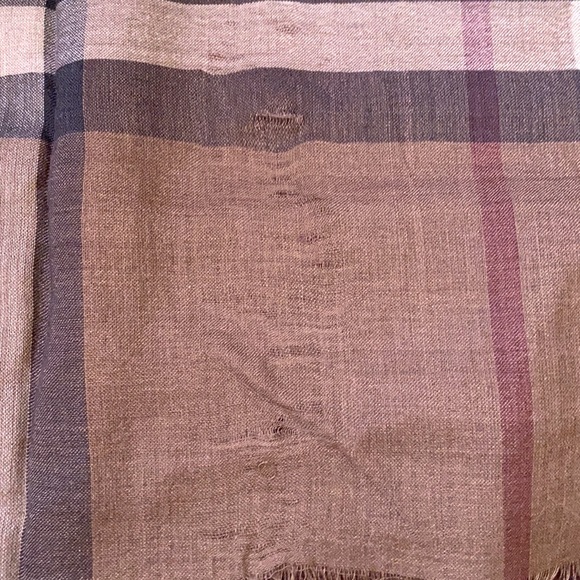 Burberry scarf - Picture 6 of 8